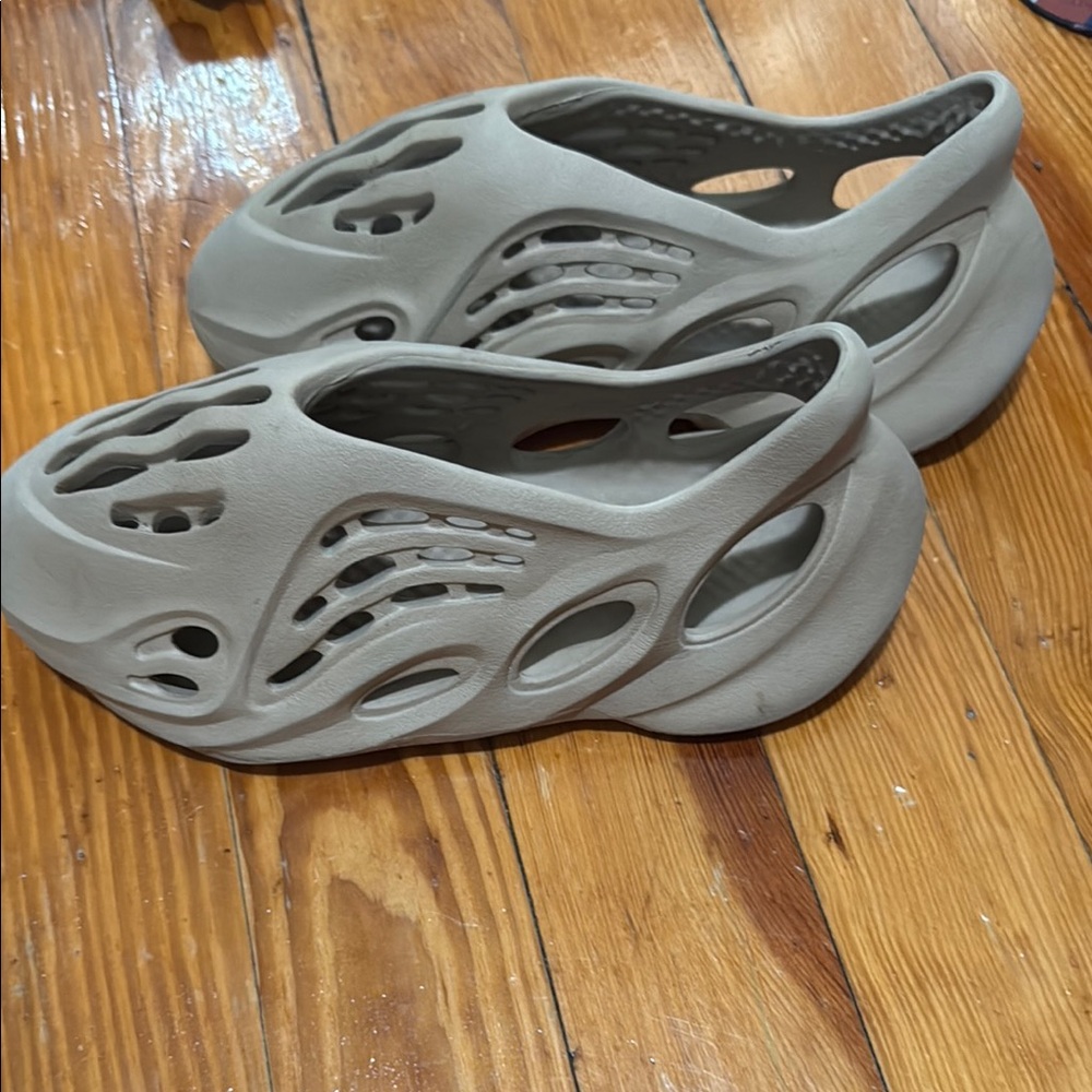 Yeezy Foam Runners Ochre